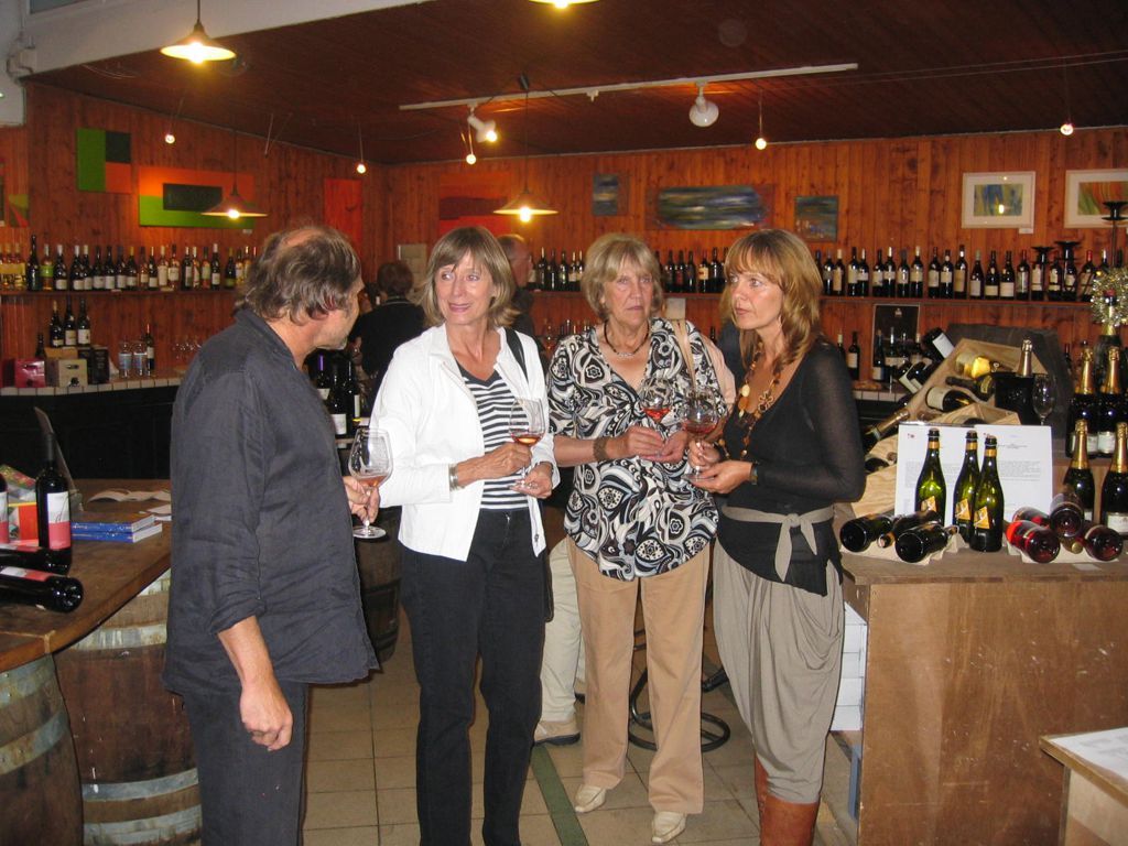 Ellen Georgi hat 2009 in der Weinhandlung Weinmusketier in Reutlingen ausgestellt