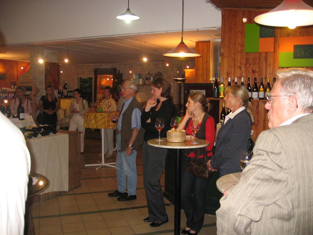 Ellen Georgi hat 2009 in der Weinhandlung Weinmusketier in Reutlingen ausgestellt