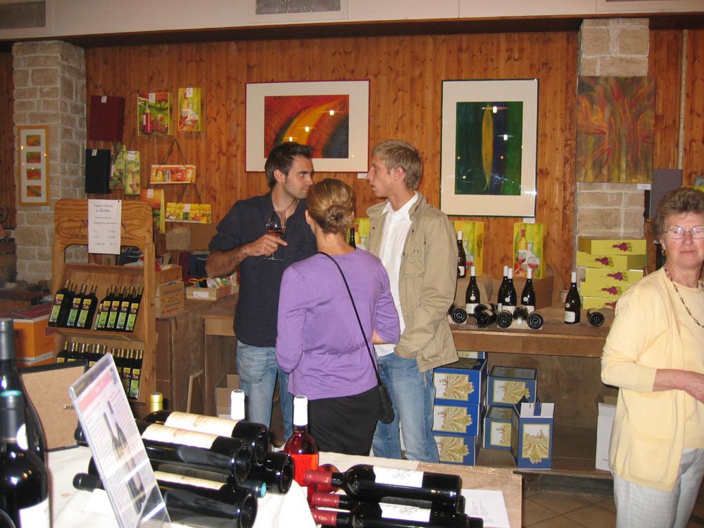 Ellen Georgi hat 2009 in der Weinhandlung Weinmusketier in Reutlingen ausgestellt